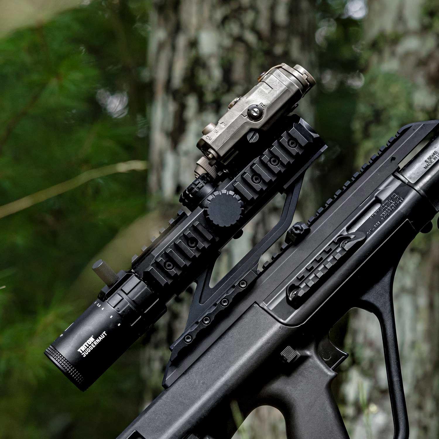 Triton low power variable optic with illuminated reticle and variable magnification